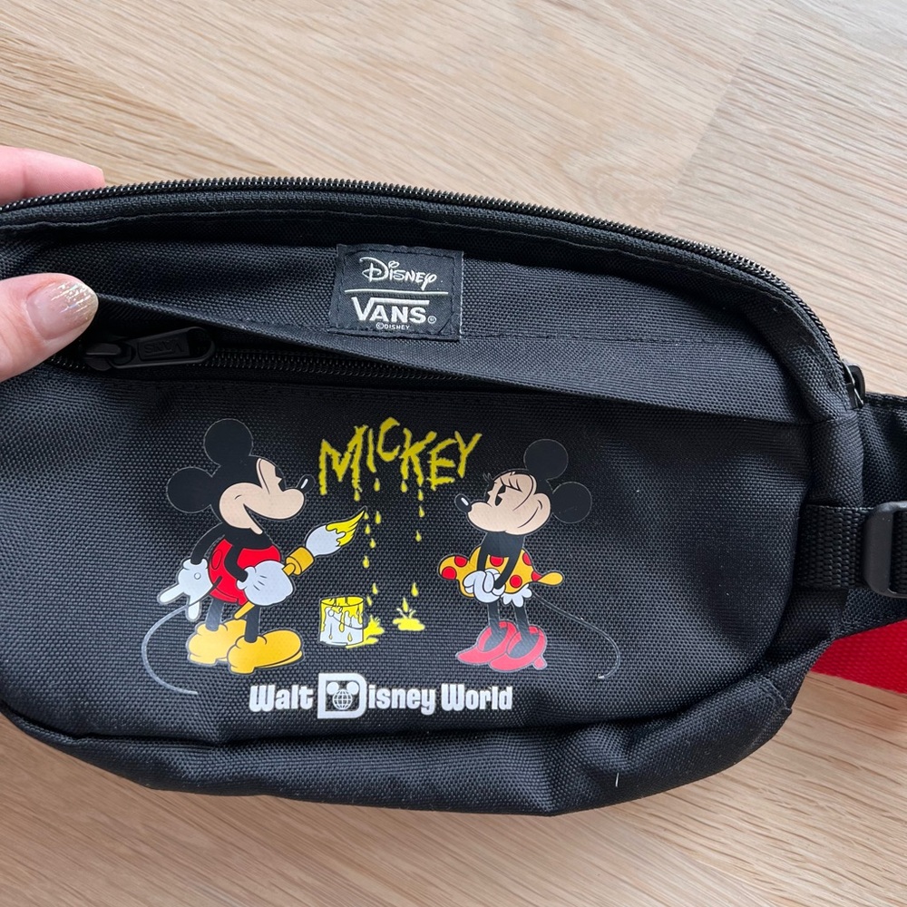 Disney X Vans Mickey Paints Aliso Hip Pack - Picture 5 of 6